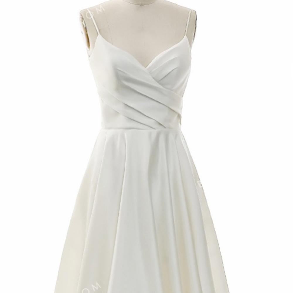Simple Yet Chic Luster Satin Bridal Gown with Pockets
